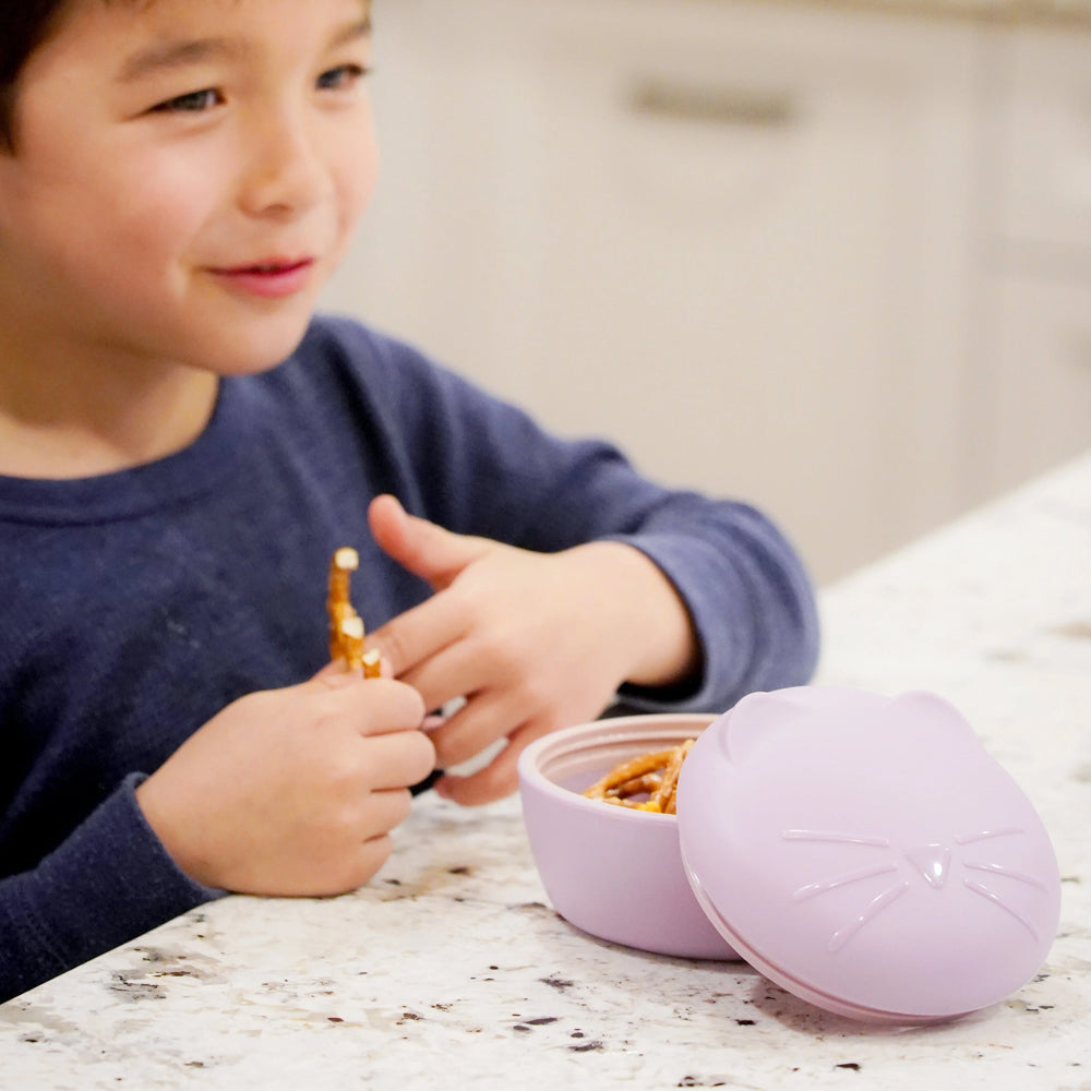 Castronel Pisica din silicon cu capac si tacumuri