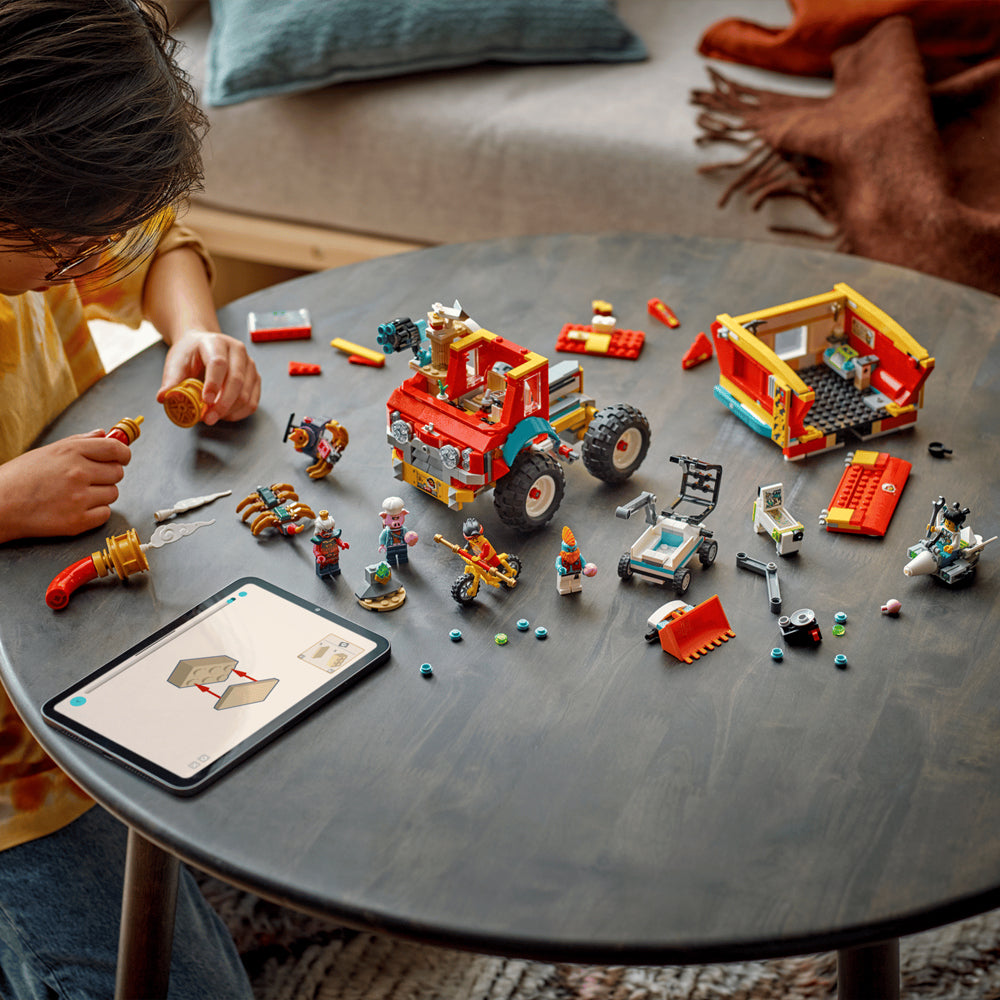 LEGO® Monkie Kid - Camionul electric al echipei lui Monkie Kid